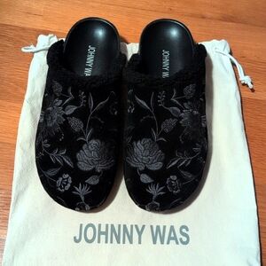 New Johnny Was Black Embroidered Women's Slippers